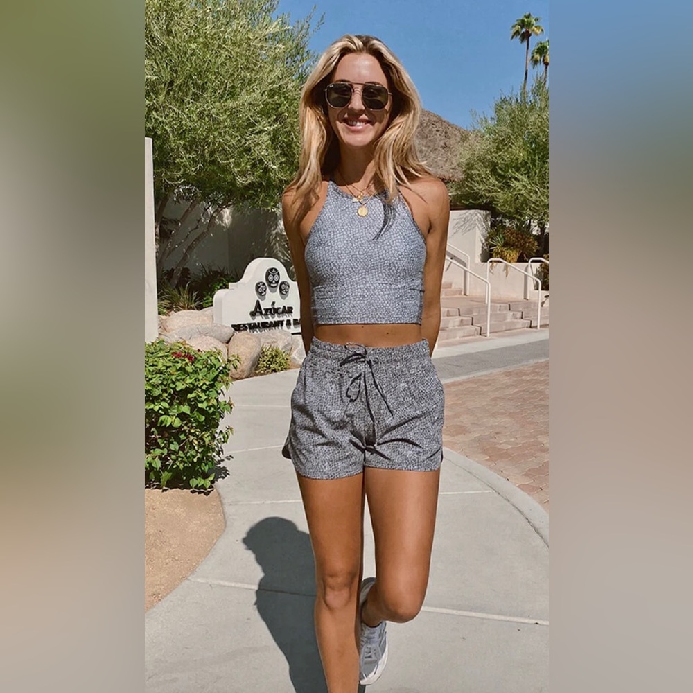 Summersalt On The Go Shorts—Snakeskin Sz 18